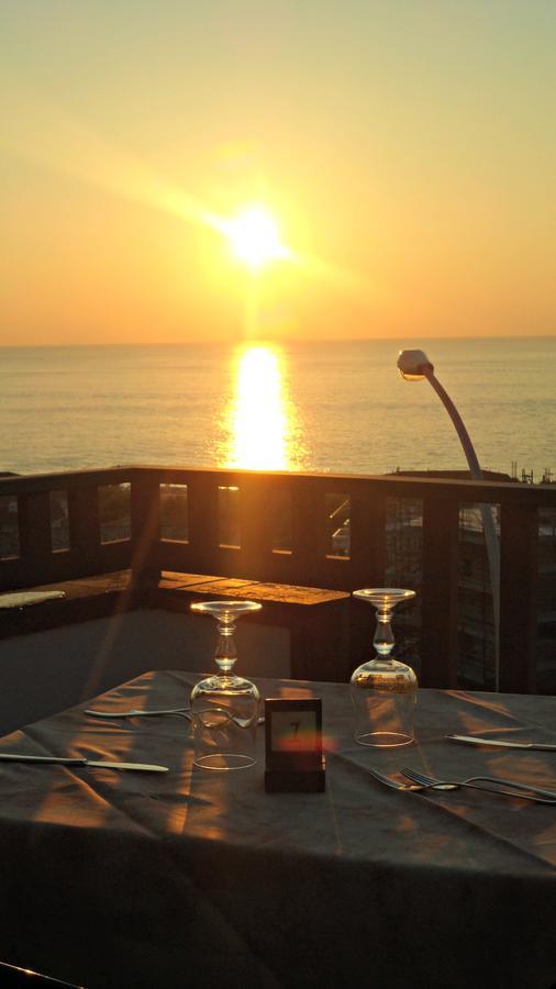 Frühstückspension San Carlo - Terrazzo Sul Mare Con Ristorante E Pizzeria