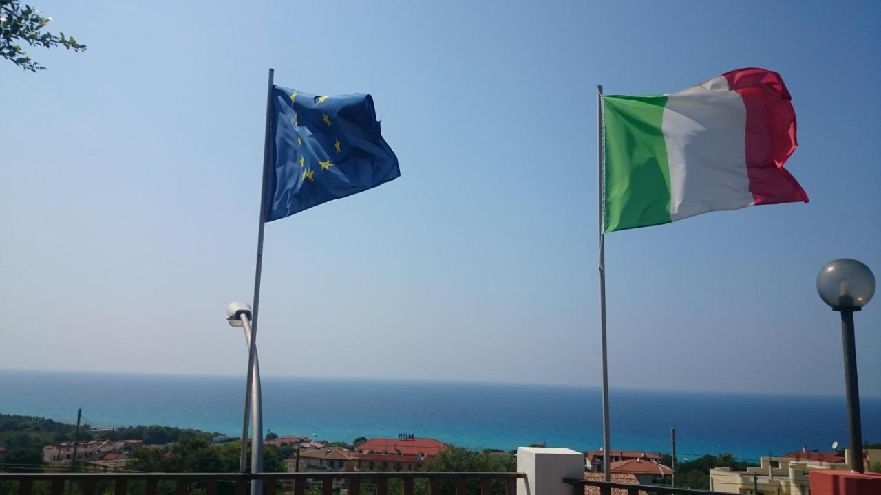 San Carlo - Terrazzo Sul Mare Con Ristorante E Pizzeria Frühstückspension